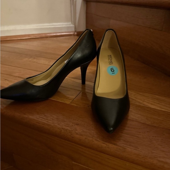 Michael Kors Heels - Picture 1 of 3